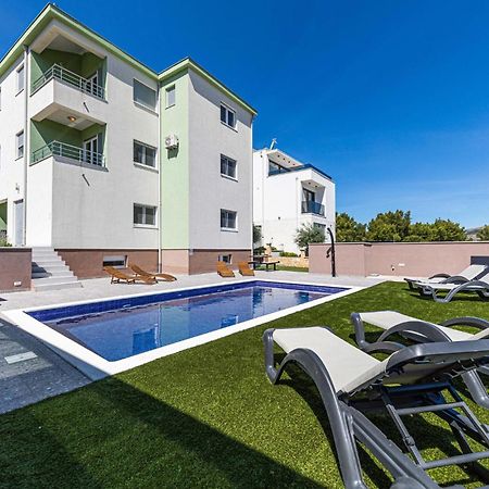 Amazing Apartment In Saldun With Wifi Trogir Exteriör bild