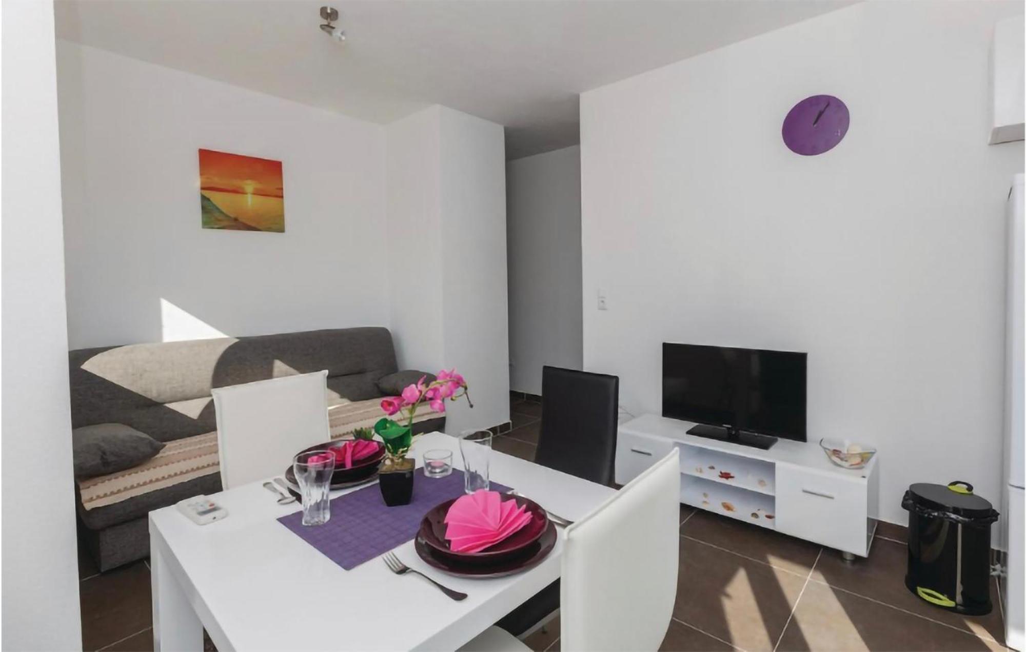 Amazing Apartment In Saldun With Wifi Trogir Exteriör bild