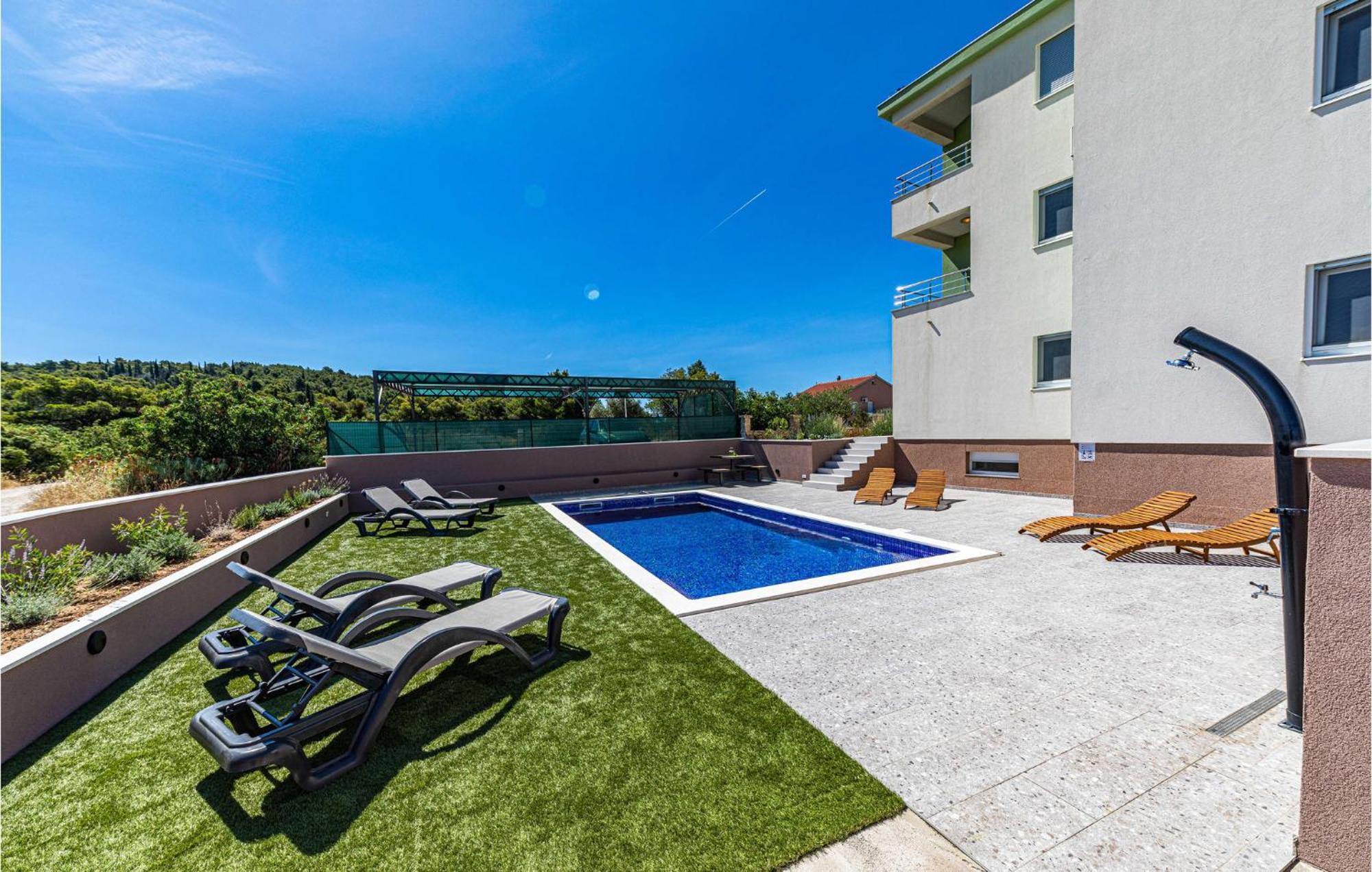 Amazing Apartment In Saldun With Wifi Trogir Exteriör bild