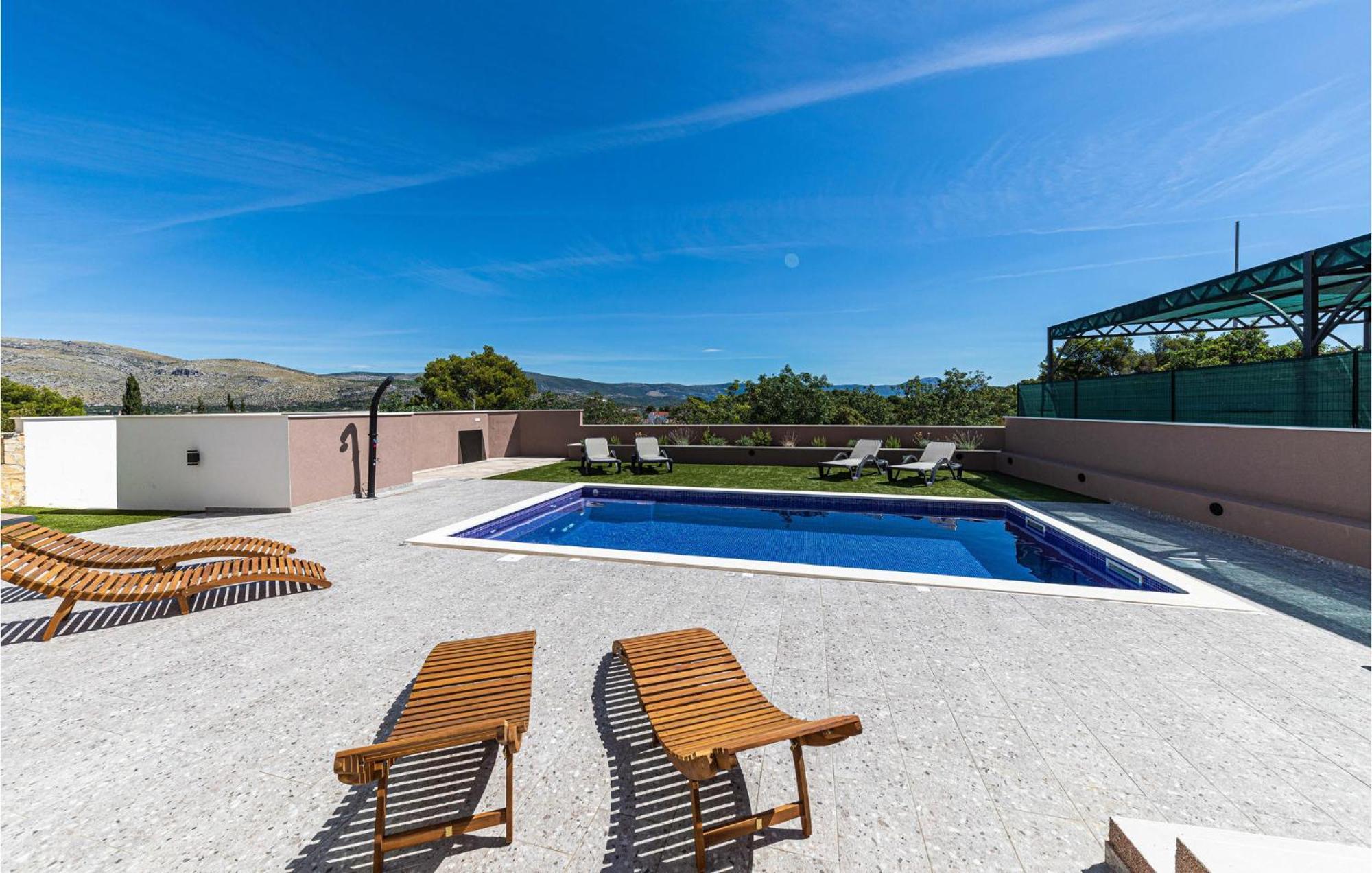 Amazing Apartment In Saldun With Wifi Trogir Exteriör bild